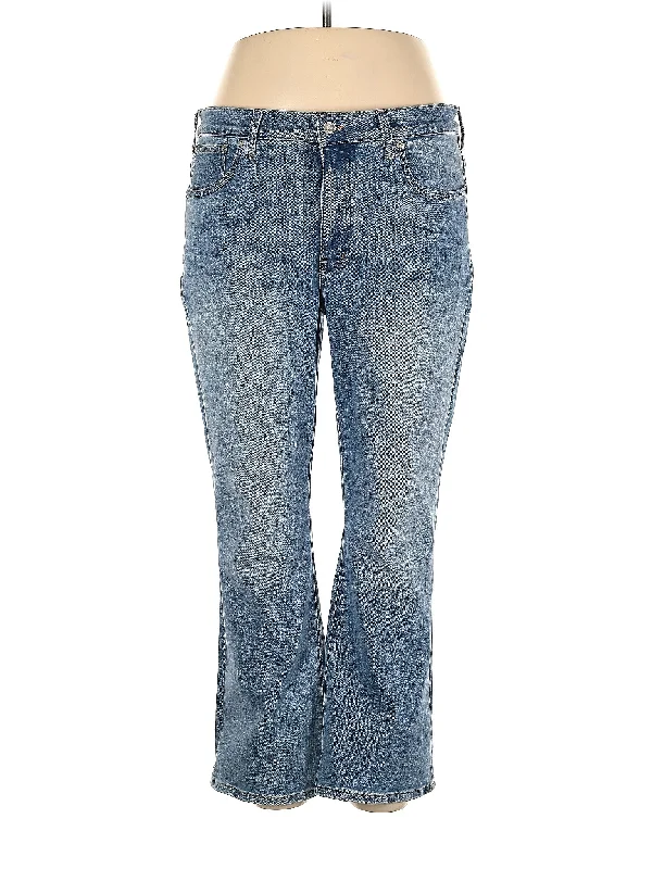 High-Rise Bootleg Jeans in Light Wash