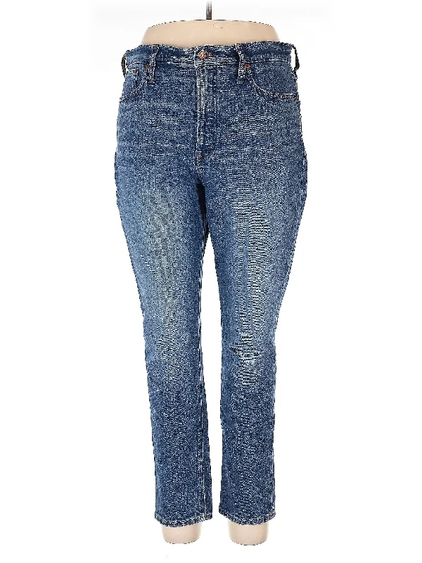 High-Rise Straight-leg Jeans in Medium Wash