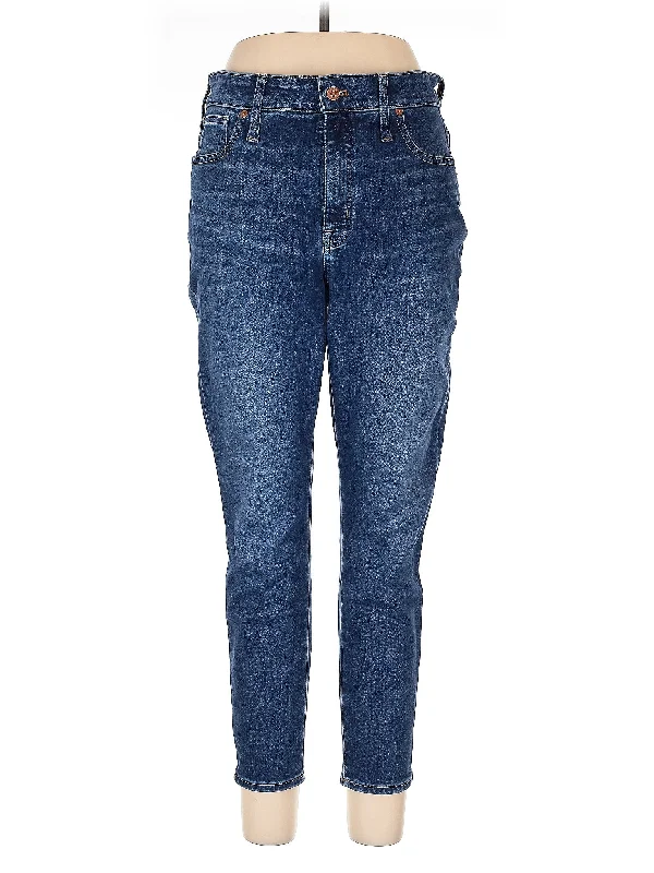 High-Rise Straight-leg Jeans in Medium Wash