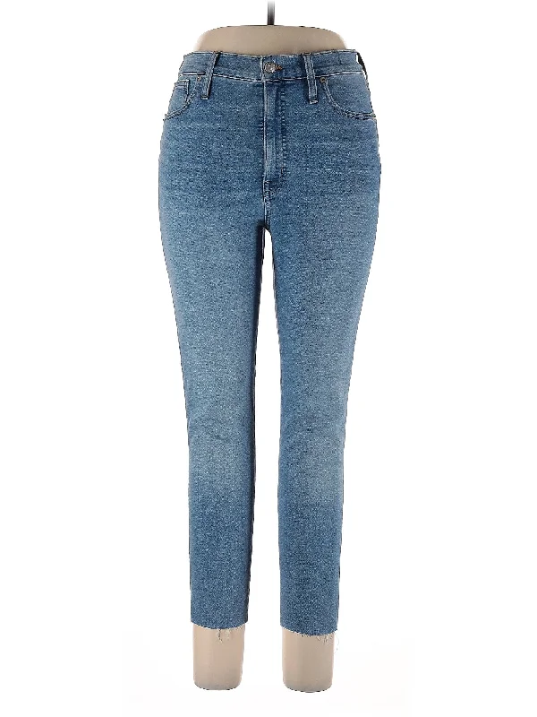 Mid-Rise Straight-leg Jeans in Medium Wash